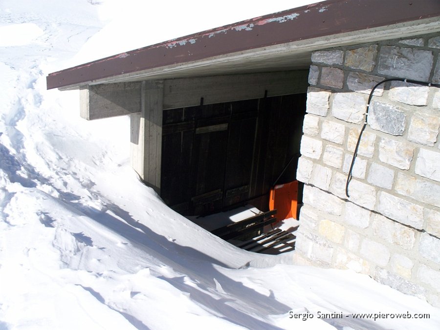 13 Ingresso al portico del Calvi.JPG